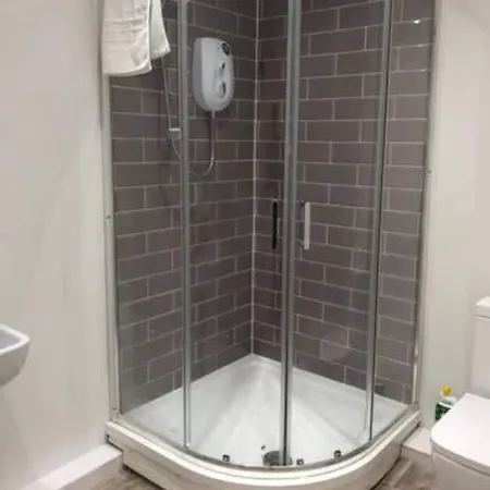 Apartment Near Centre With Free Parking